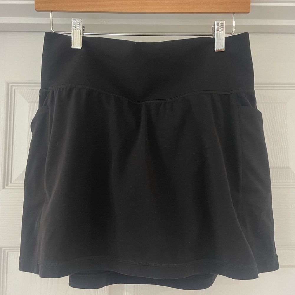 Athleta Salutation Stash High Rise 14 1/2 Skort Black M